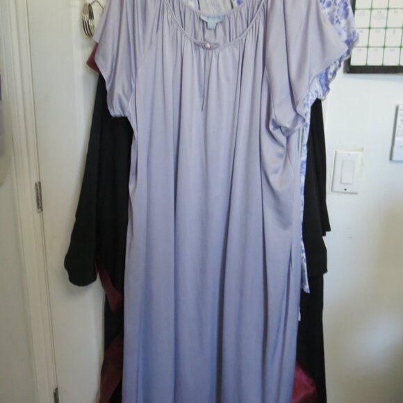Only Necessities 4 X Long Light Purple Nightgown - Picture 2 of 6